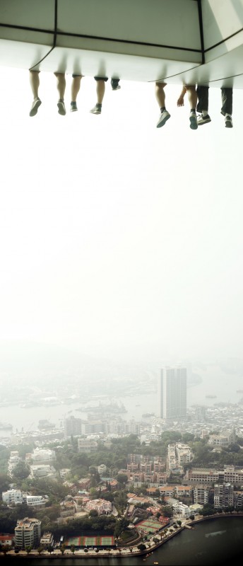 afraid-of-heights-dont-look-down-13