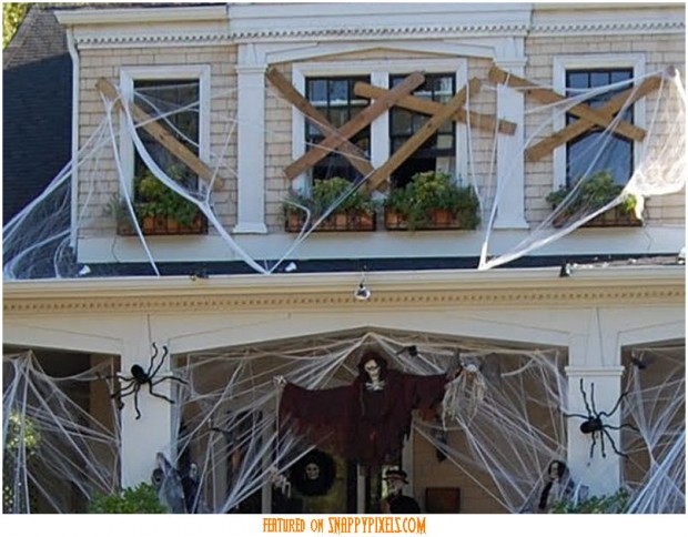 diy-scary-halloween-decorations-outside-1