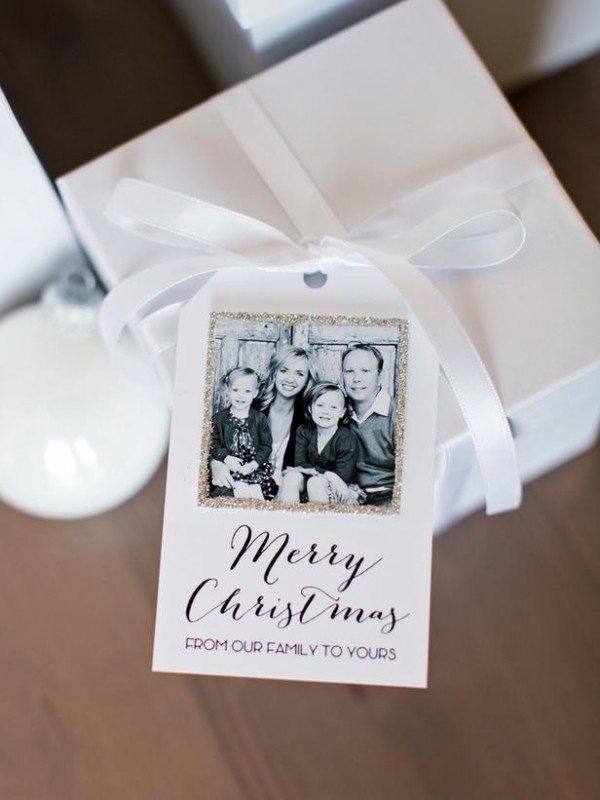 gift wrapping with photo tags